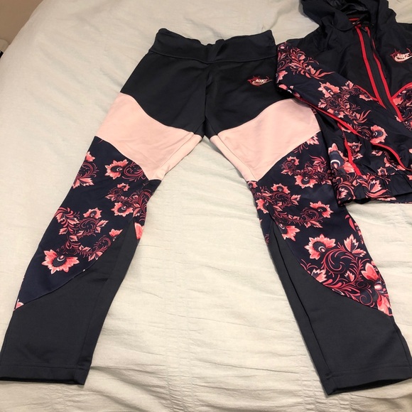 Nike Yoga pant and jacket set - Picture 2 of 2